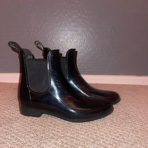 Marc Fisher Black flat boots